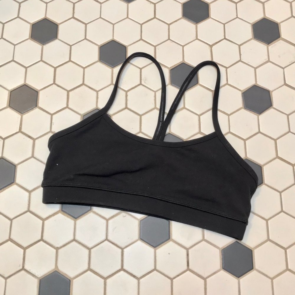 Lululemon Flow Y Sports Bra ( Size 6/Small)